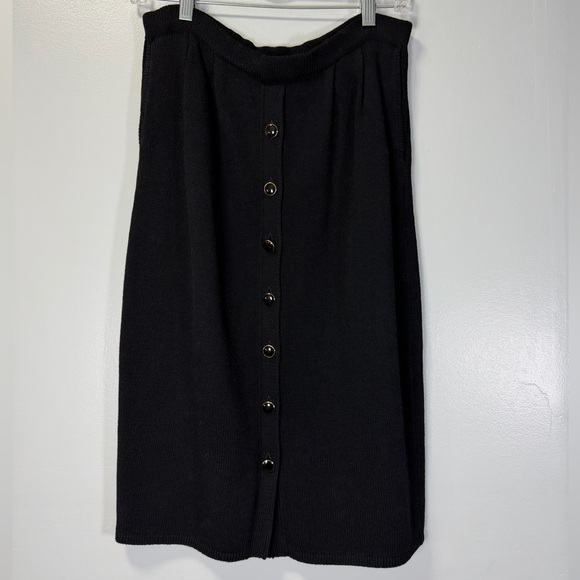 St. John Dresses & Skirts - St. John Vintage Knit Black Button-Down‎ Dress Midi Skirt Sz 6